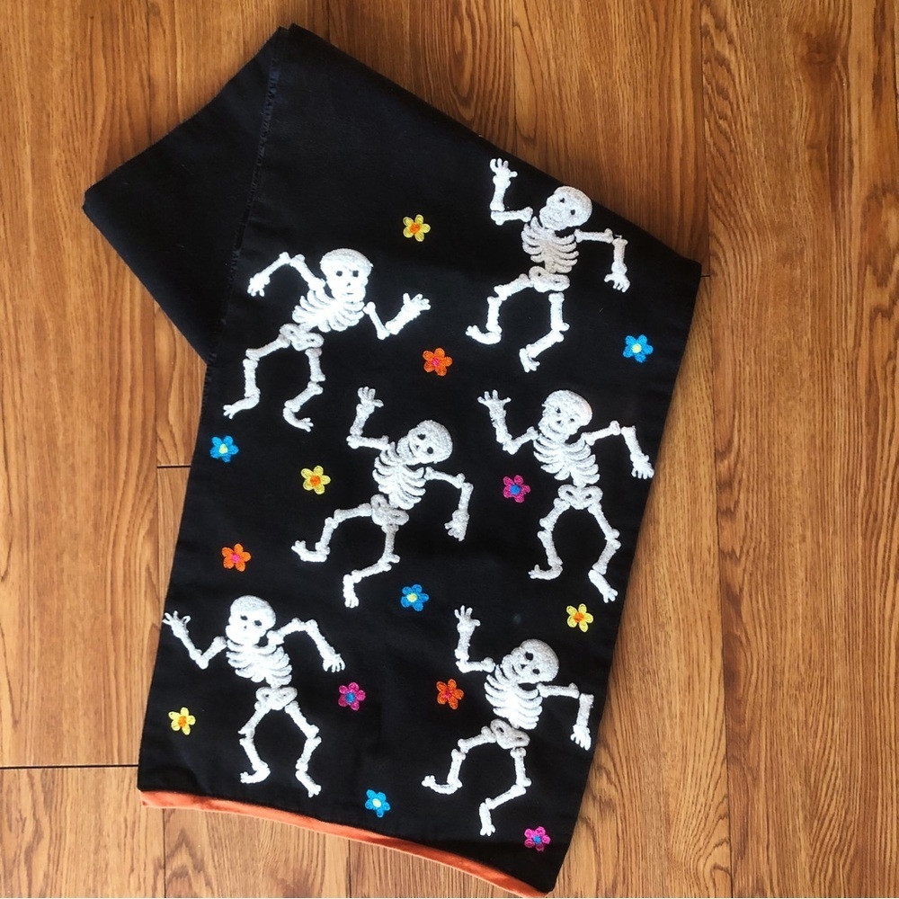 Novogratz Dancing Skeleton Embroidered Table Runner Dia de los Muertos 68”L - Picture 6 of 11